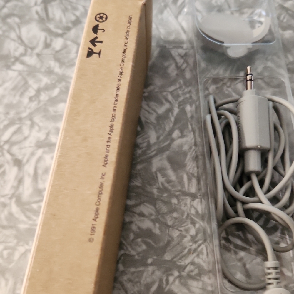 Apple Silver Computer Microphone - Picture 9 of 9